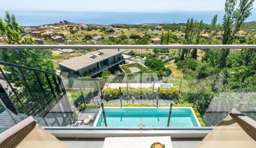 Apartment with View and Balcony