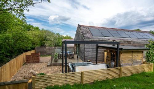 Deluxe Two-Bedroom Apartment with Garden View