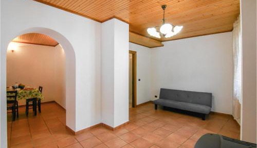 One-Bedroom Holiday Home