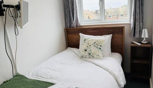 Single Room with Private External Bathroom