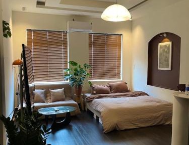 One-Bedroom Apartment with City View
