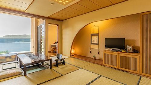 Quadruple Room with Sea View