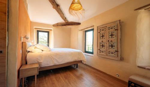 Queen Room with Pool View