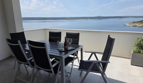 Two-Bedroom Apartment with Terrace and Sea View