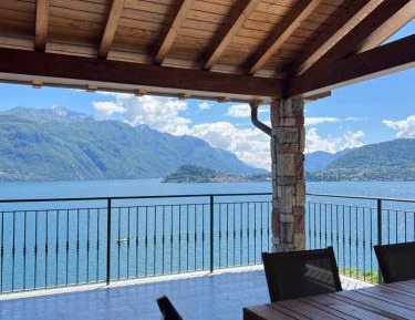 Apartment with Lake View