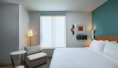 Standard King Room with City View