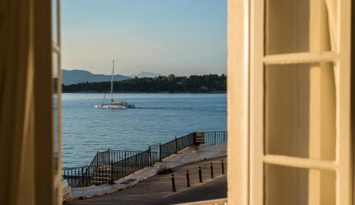 One-Bedroom Apartment with Sea View