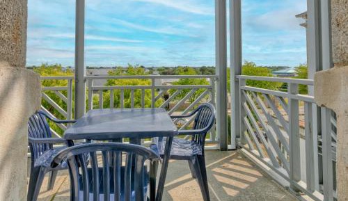 Superior One-Bedroom Apartment with Balcony