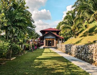 Villa with Garden View