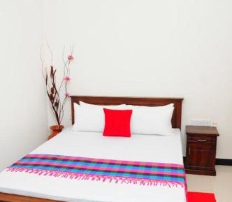 Deluxe Double Room (2 Adults + 1 Child)