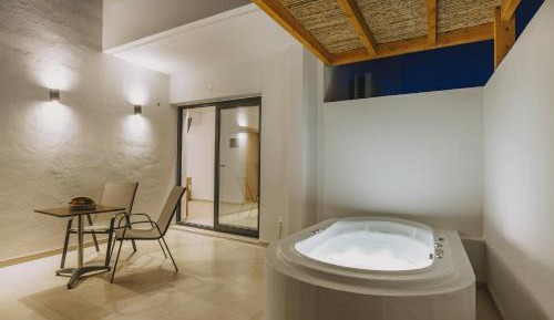 Junior Suite with Outdoor Jetted Tub