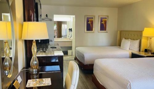 Queen Room with Two Queen Beds - Mobility Access/Non-Smoking
