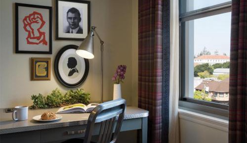 Graduate King Room