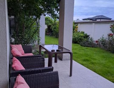 Villa with Garden View