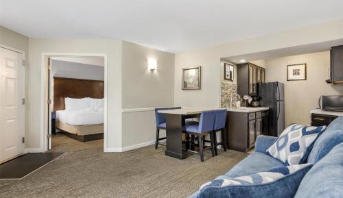 One Bedroom King Suite