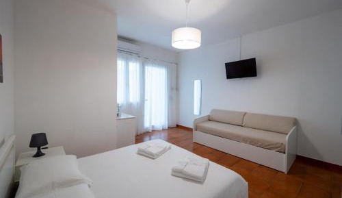 Triple Room with Private Bathroom