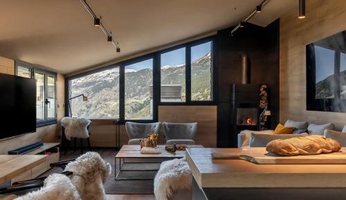 Four-Bedroom Penthouse Apartment