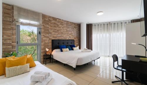 Deluxe Family Room