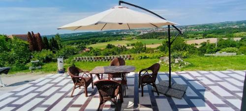 One-Bedroom Apartment with View