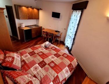 One-Bedroom Apartment with Balcony