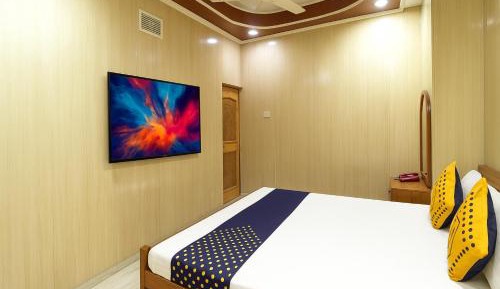 Deluxe Room (2 Adults + 1 Child)