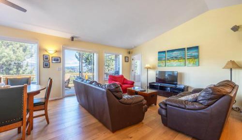 Two-Bedroom Holiday Home