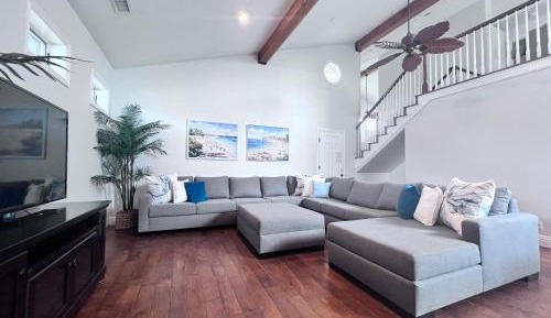 Five-Bedroom Holiday Home