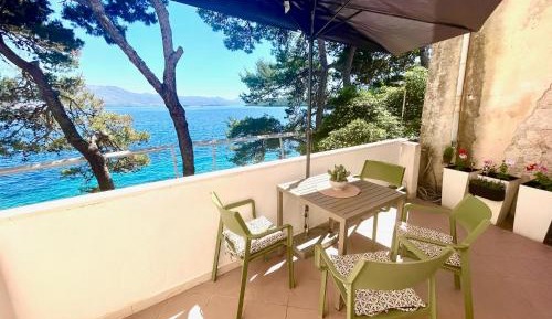Comfort One-Bedroom Apartment with Terrace and Sea View