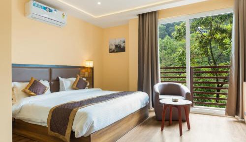 Deluxe Double Room with Balcony