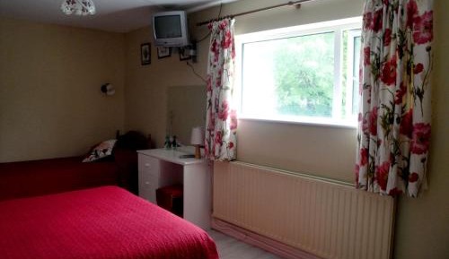 Family Room (3 Adults +  1 Child)