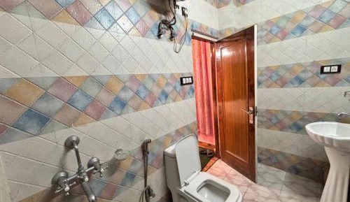 Deluxe Double Room (2 Adults + 1 Child)