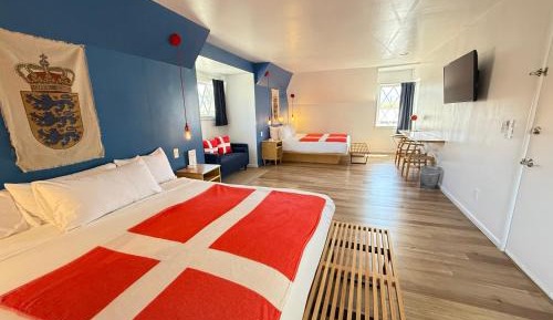 Deluxe Family Suite