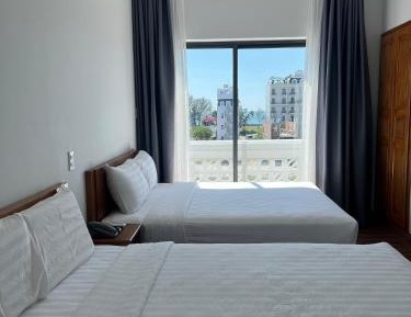Deluxe One-Bedroom Apartment with Ocean View
