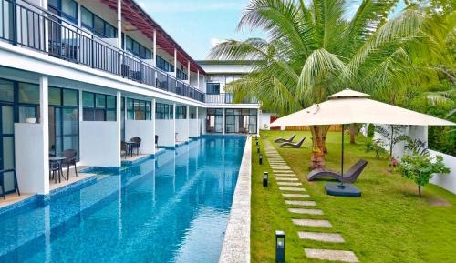 Double Room with Pool View