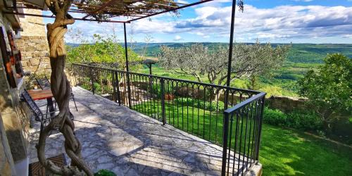 Apartment with Garden View
