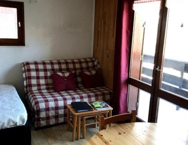 Superior One-Bedroom Apartment with Balcony