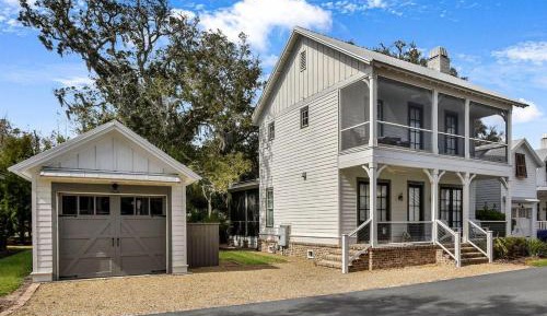 Three-Bedroom Holiday Home 