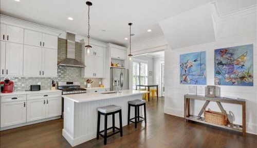 Four-Bedroom Holiday Home
