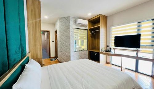 Deluxe King Room