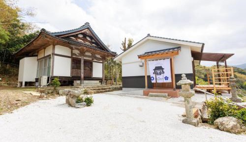 Family Room with Private Bathroom