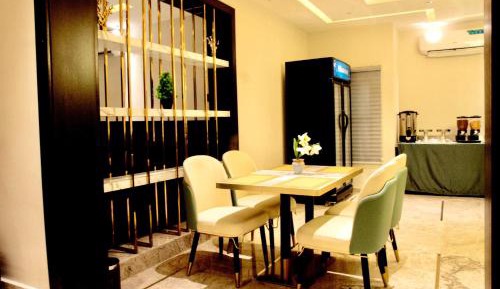 Deluxe Family Suite