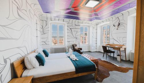 Deluxe Apartment