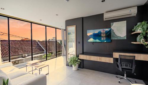 One-Bedroom Apartment with Balcony and Mountain View  