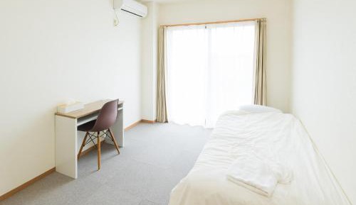 Single Room with Shared Bathroom