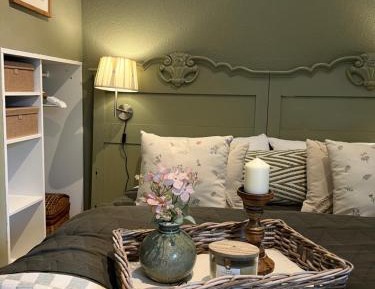 Bungalow - Water Front 