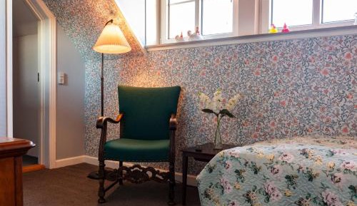 Single Room with Private Bathroom