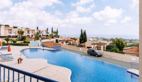 Three-Bedroom Apartment with Balcony