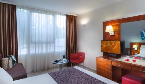 Comfort Room – Accessible by Stairs