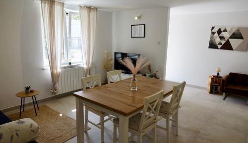 Apartment with Garden View