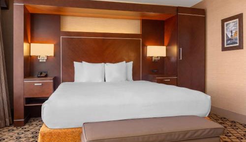 KING BED-UPPER FLOOR-FRIDGE-NON SMOKING